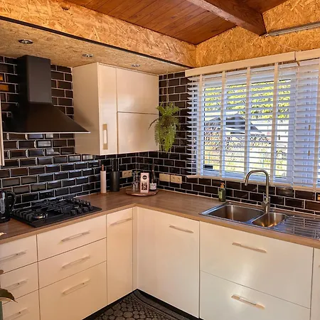 Chalet Casa Gezellige Aan Het Water Geel